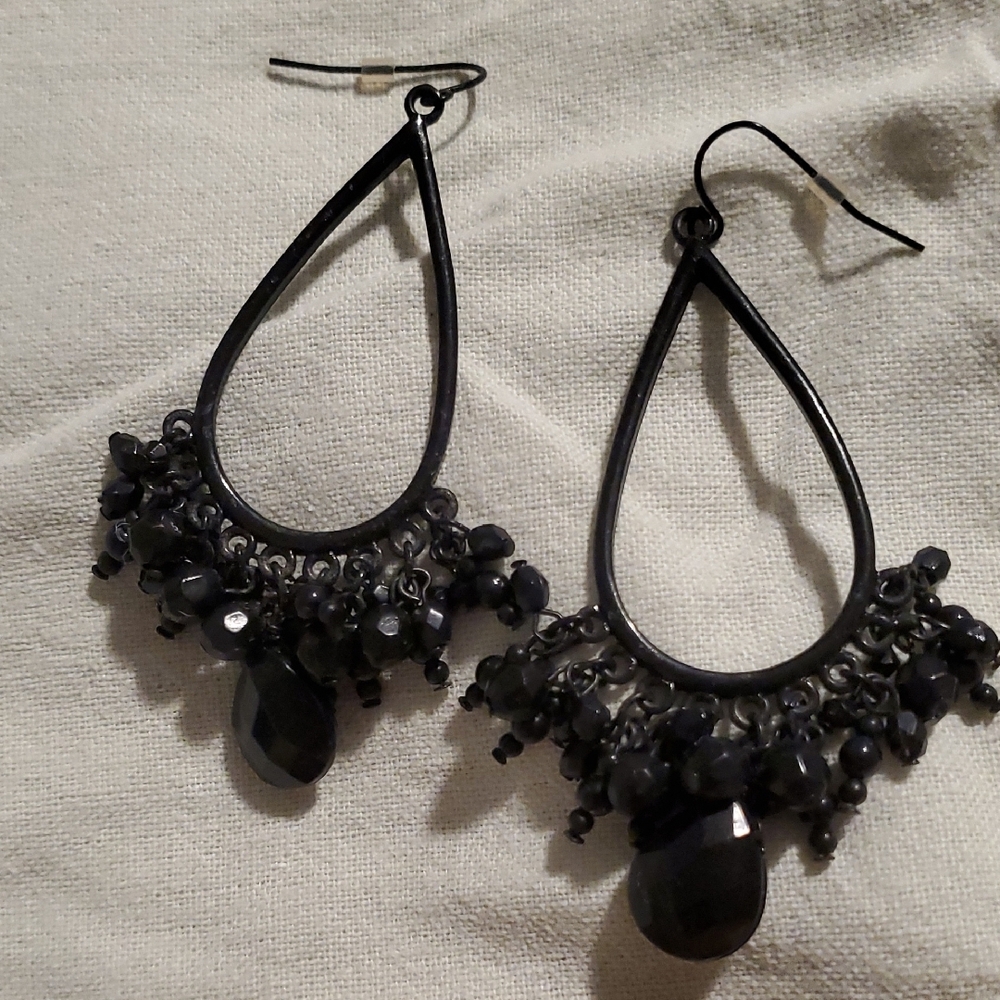 Elegant Black Teardrop Earrings